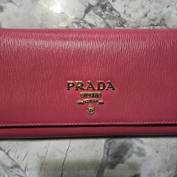 Prada With COA Pink Women's Wallet - Picture 1 of 8